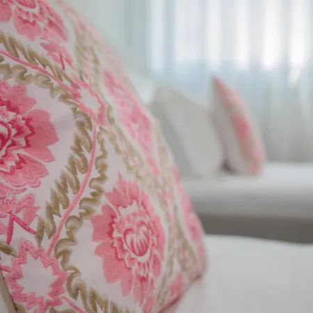 Liiiving - Bdv Red * Porto