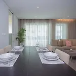Liiiving - Bdv Red * Porto