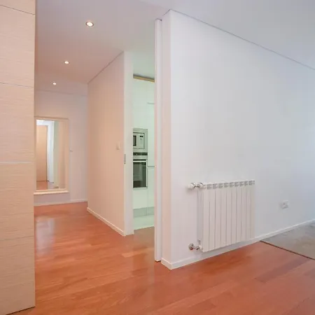 Liiiving - Bdv Red Apartment