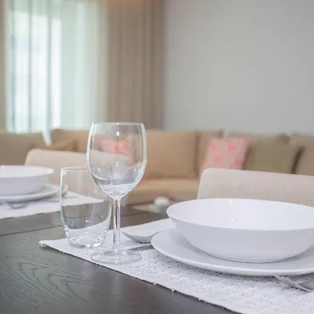 Liiiving - Bdv Red * Oporto