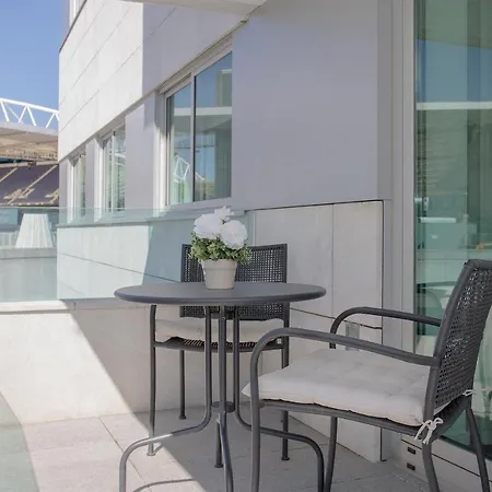 Apartament Liiiving in Porto - Balcony Dragão View Porto