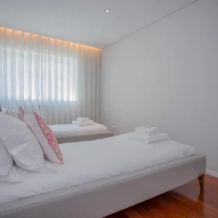 Liiiving - Bdv Red Apartment *