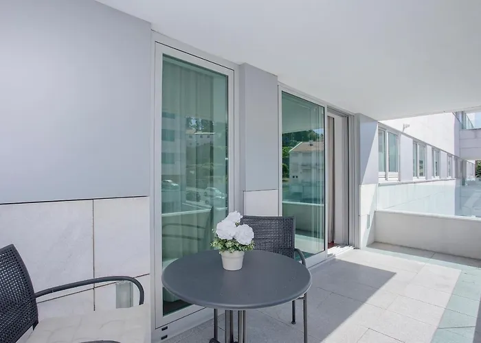 Liiiving in Porto - Balcony Dragão View