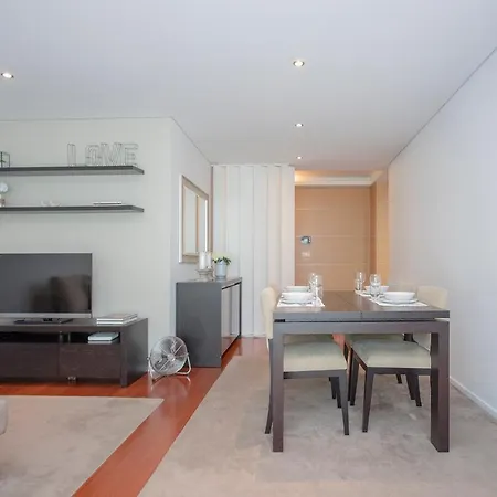 Apartament Liiiving in Porto - Balcony Dragão View *